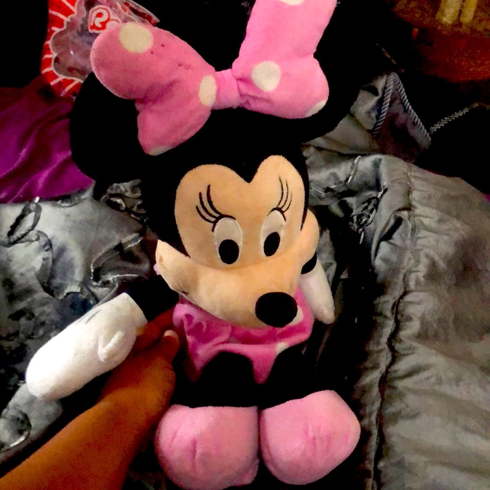 Little girls  Minnie